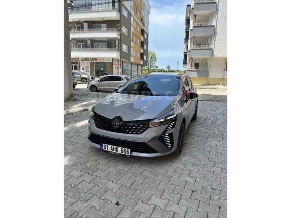 Sahibinden Renault Clio 1.0 TCe Techno Esprit Alpine 2024 Model 