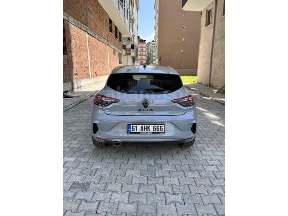 Sahibinden Renault Clio 1.0 TCe Techno Esprit Alpine 2024 Model 