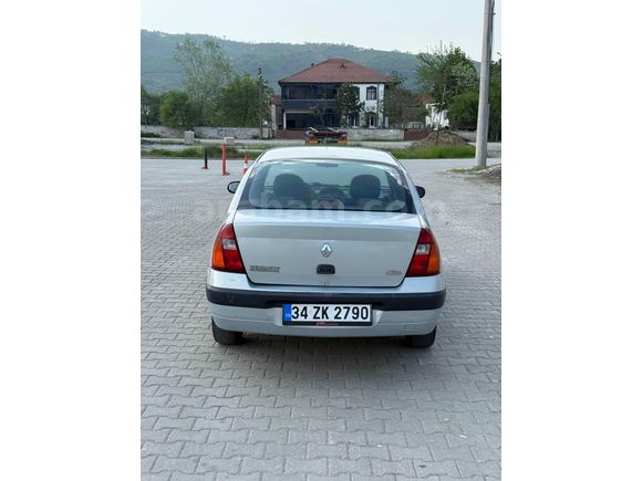 Galeriden Renault Clio 1.6 Dynamique 2003 Model Düzce