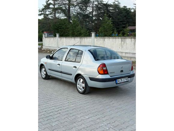 Galeriden Renault Clio 1.6 Dynamique 2003 Model Düzce