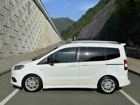 Sahibinden Ford Tourneo Courier 1.5 TDCi Titanium Plus 2021 Model 