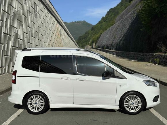 Sahibinden Ford Tourneo Courier 1.5 TDCi Titanium Plus 2021 Model 