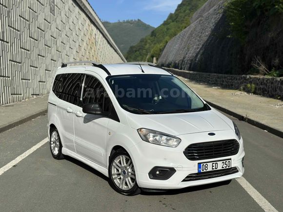 Sahibinden Ford Tourneo Courier 1.5 TDCi Titanium Plus 2021 Model 