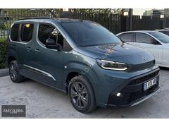 HATASIZ YENİ TOYOTA PROACE CİTY PASSİON X-PACK + KART 12 TAKSİT