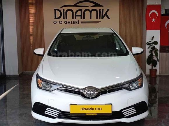 Galeriden Toyota Auris 1.33 Life 2015 Model Osmaniye