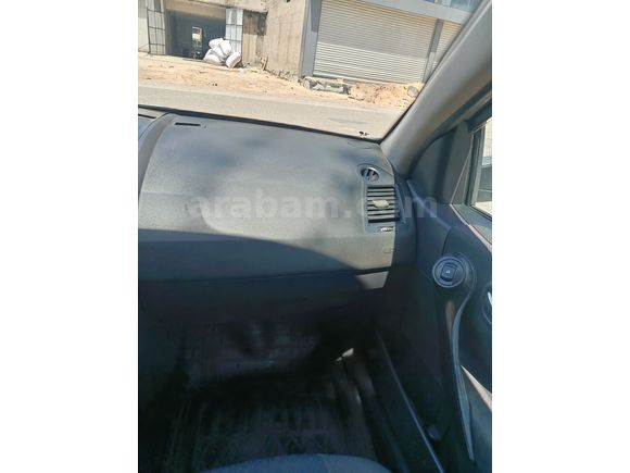 Sahibinden Renault Megane 1.5 dCi Dynamique 2005 Model  325.000 km Gri