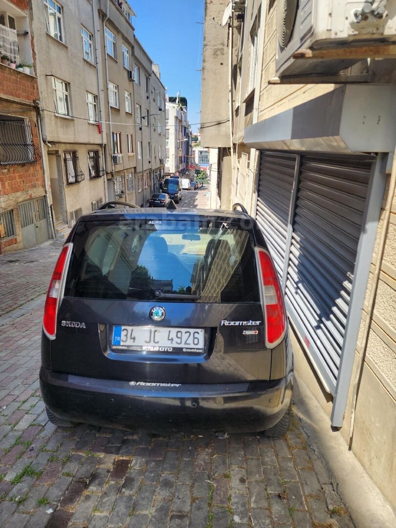 Sahibinden Skoda Roomster 1.6 TDI Panaroma 2012 Model İstanbul 275.000 km Siyah 2