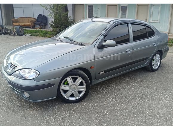 Sahibinden Renault Megane 1.6 Authentique 2000 Model