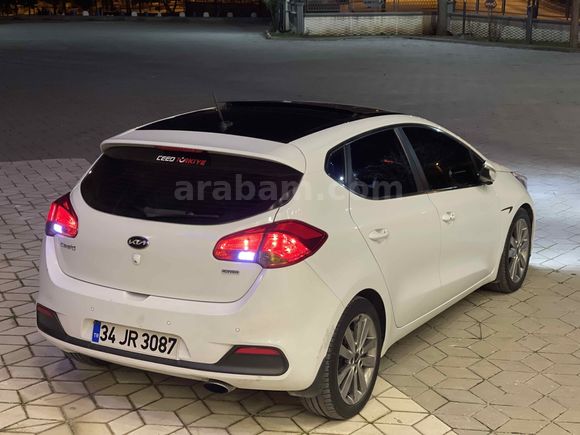 Sahibinden Kia Ceed 1.6 CRDi Premium 2012 Model 