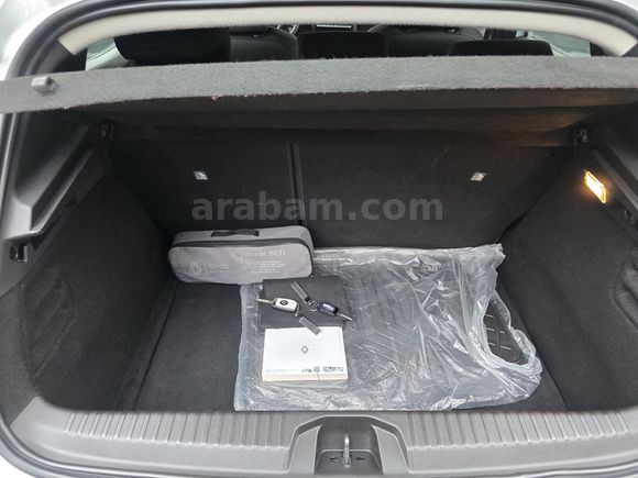 servis bakımlı hatasız manuel vitesRenault Clio 1.0 TCe touch 2023 Model