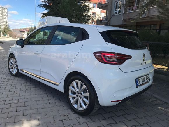servis bakımlı hatasız manuel vitesRenault Clio 1.0 TCe touch 2023 Model