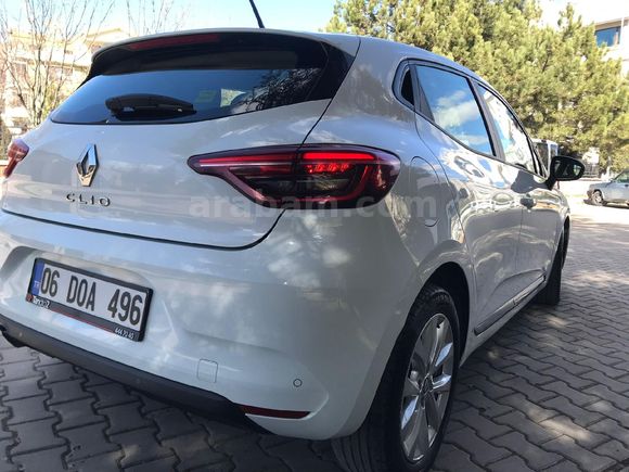 servis bakımlı hatasız manuel vitesRenault Clio 1.0 TCe touch 2023 Model