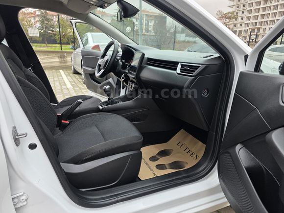 servis bakımlı hatasız manuel vitesRenault Clio 1.0 TCe touch 2023 Model