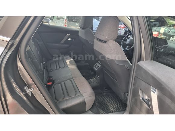 Sahibinden Citroen C4 X 1.2 PureTech Shine Bold 2023 Model
