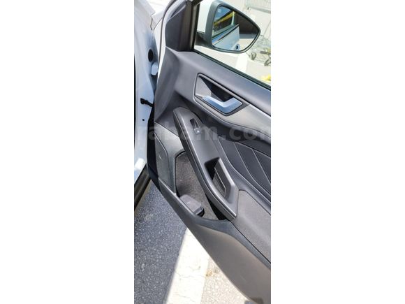 Sahibinden Ford Focus 1.5 EcoBlue Titanium Stil 2024 Model