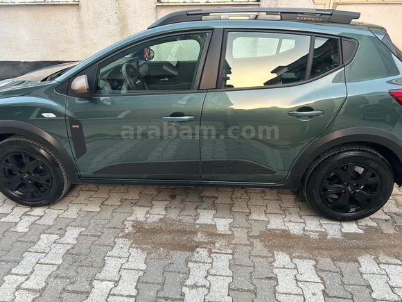 Sahibinden Dacia Sandero 1.0 T Extreme 2025 Model  16.000 km Yeşil (metalik)