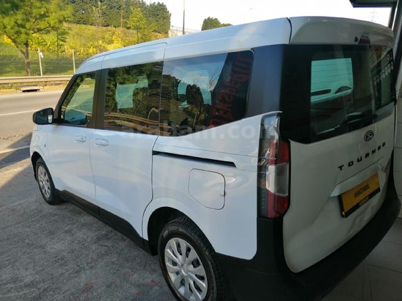 İlk Sahibinden Ford Tourneo Courier 1.0 EcoBoost Deluxe 2024 Model