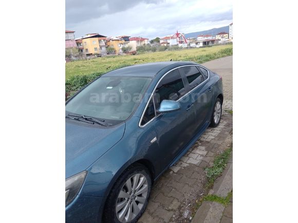 Sahibinden Opel Astra 1.4 T Cosmo 2013 Model  216.000 km Lacivert