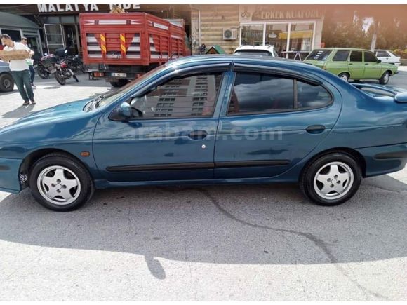 Sahibinden Renault Megane 2.0 RXE 1998 Model