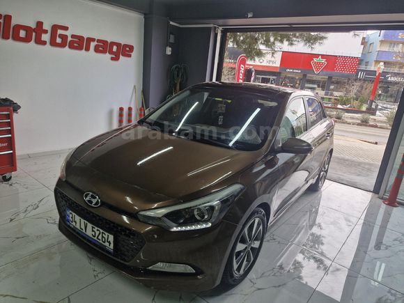 Sahibinden Hyundai i20 1.4 MPI Elite 2014 Model  111.000 km Kahverengi