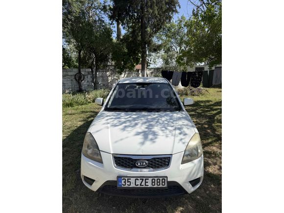 Sahibinden Kia Rio 1.5 CRDi EX Comfort 2010 Model  271.000 km Beyaz