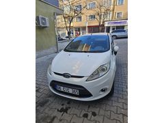 Acil fiyat düştü  1.4 TDCi Titanium 2011 Model
