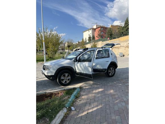 Sahibinden Dacia Duster 1.5 dCi Laureate 2015 Model 