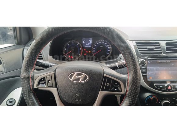 Sahibinden Hyundai Accent Blue 1.6 CRDI Mode Plus 2014 Model  150.000 km Beyaz