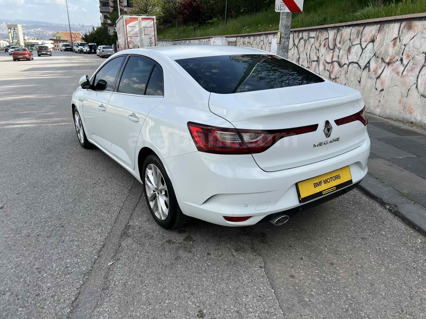 Galeriden Renault Megane 1.5 dCi Icon 2019 Model Ankara 227.000 km Beyaz 6