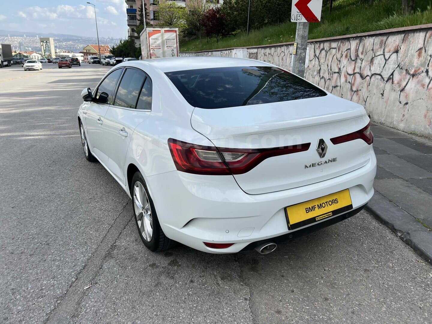 Galeriden Renault Megane 1.5 dCi Icon 2019 Model Ankara 227.000 km Beyaz 7