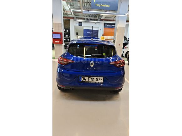Memur Sahibinden Renault Clio 1.0 SCe Joy 2022 Model 31,260 km Demir Mavisi. 