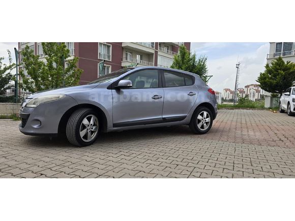 2.Sahibinden tamamen orjinal boya ve değişen yok