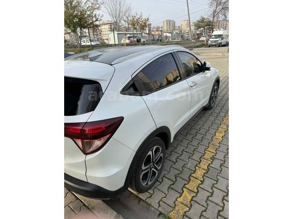 Sahibinden Honda HR-V 1.5 i-VTEC Executive 2017 Model 
