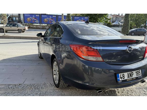 Galeriden Opel Insignia 1.6 T Cosmo 2011 Model Konya