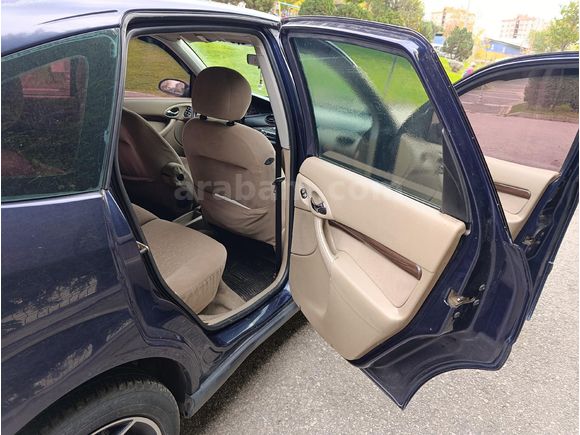 Sahibinden Ford Focus 1.6 Ghia 2001 Model Kocaeli