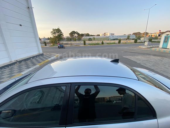 ÖĞRETMENDEN TEMİZ TOYOTA COROLLA