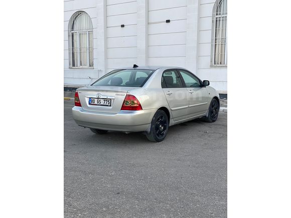 ÖĞRETMENDEN TEMİZ TOYOTA COROLLA