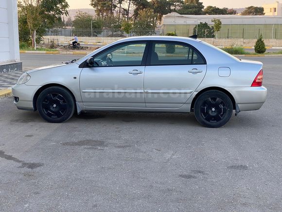 ÖĞRETMENDEN TEMİZ TOYOTA COROLLA