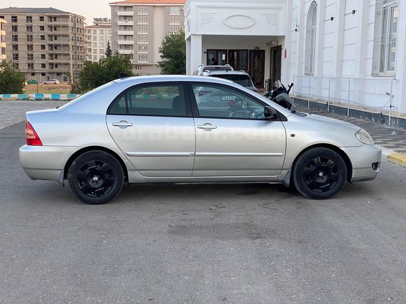 ÖĞRETMENDEN TEMİZ TOYOTA COROLLA