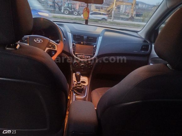 Sahibinden Hyundai Accent Blue 1.6 CRDI Mode Plus 2015 Model  155.000 km Beyaz