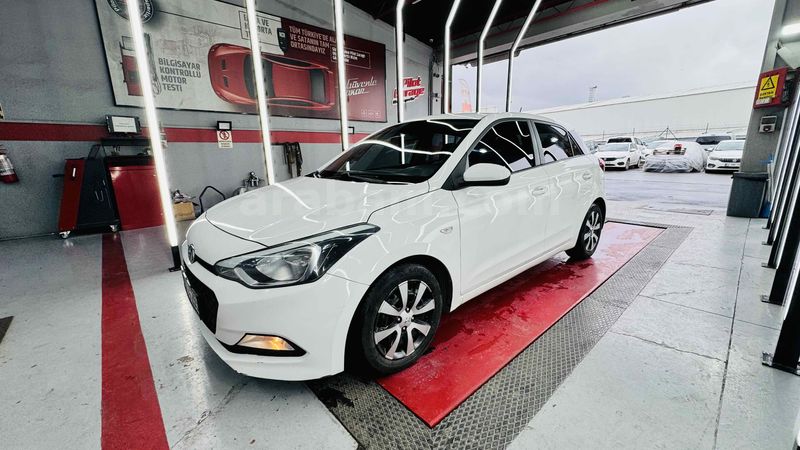 Sahibinden Hyundai i20 1.4 MPI Jump 2014 Model İstanbul 200.000 km