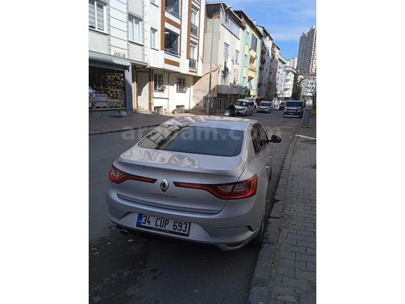 Sahibinden Renault Megane 1.5 Blue DCI Touch 2020 Model