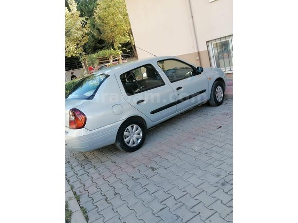 Sahibinden Renault Clio 1.4 RNA 2000 Model
