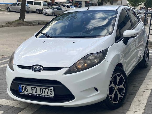 Sahibinden Ford Fiesta 1.4 TDCi Trend 2011 Model  215.000 km Beyaz