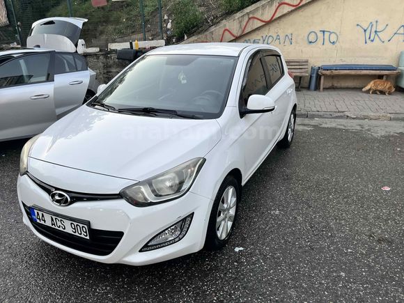 Sahibinden Acil Hyundai i20 1.2 D-CVVT Sense 2013 Model 
