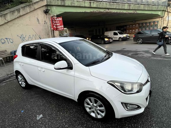 Sahibinden Acil Hyundai i20 1.2 D-CVVT Sense 2013 Model 
