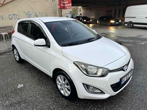 Sahibinden Acil Hyundai i20 1.2 D-CVVT Sense 2013 Model 