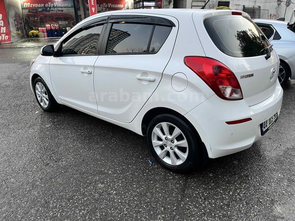 Sahibinden Acil Hyundai i20 1.2 D-CVVT Sense 2013 Model 