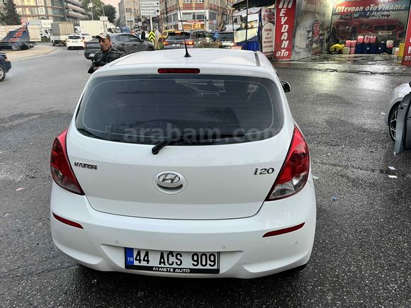 Sahibinden Acil Hyundai i20 1.2 D-CVVT Sense 2013 Model 