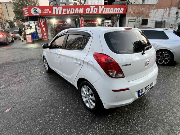 Sahibinden Acil Hyundai i20 1.2 D-CVVT Sense 2013 Model 